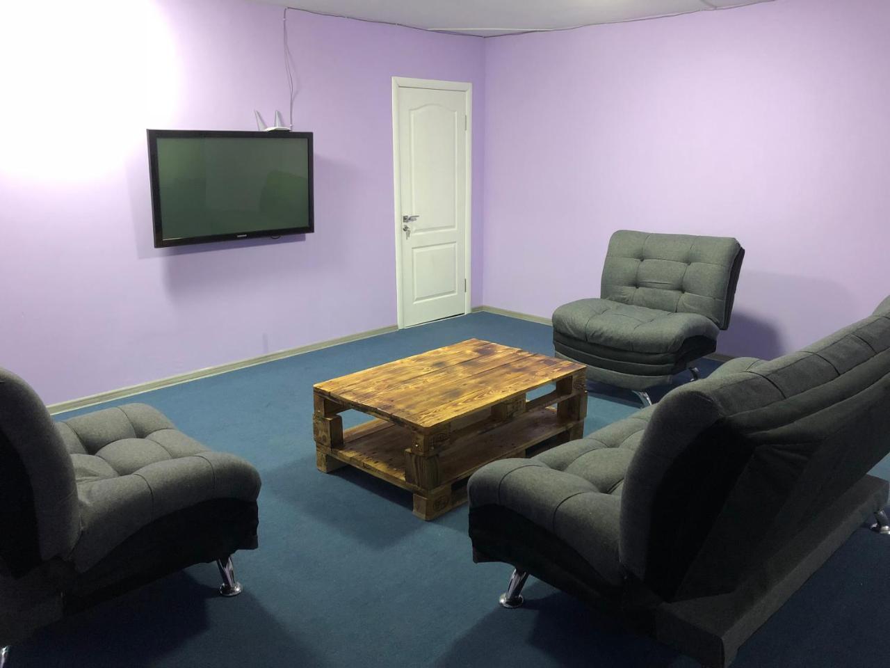 Apple City Hostel Алмати Екстер'єр фото